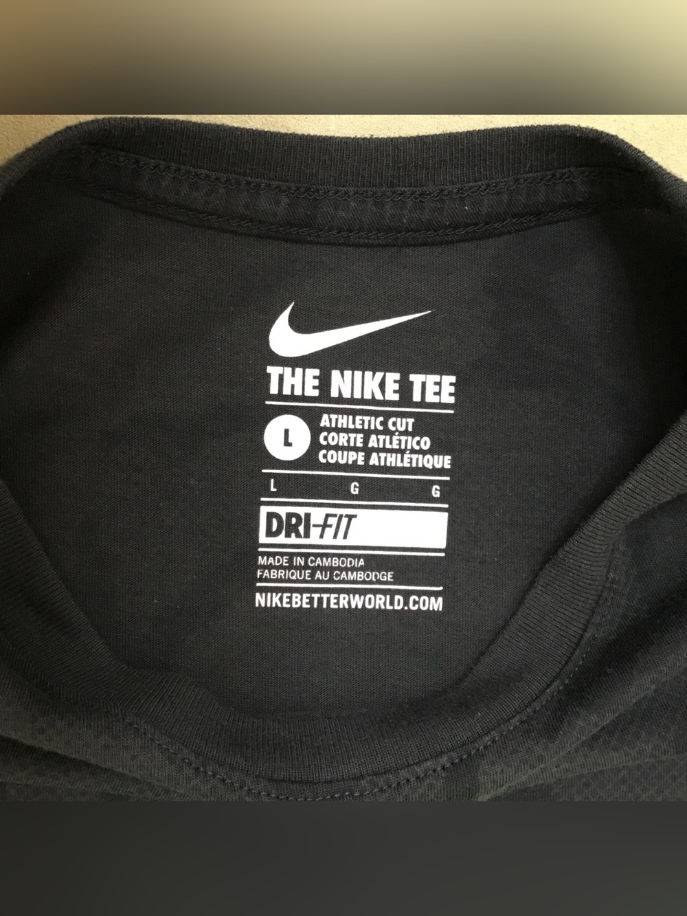 Nike Black Short Sleeve Tee with Neon Yellow Swoosh - B421 - Picture 8 of 9